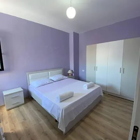Im Apartment *